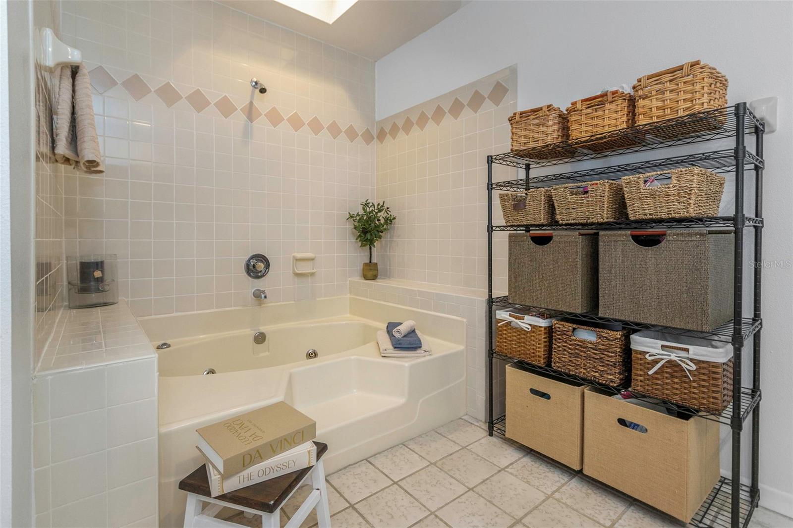 Image 29 of 46 For 745 Pinellas Bayway S 207