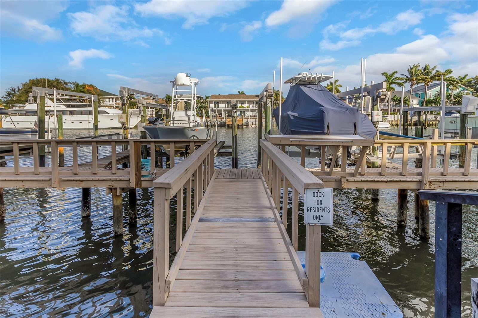 Image 4 of 46 For 745 Pinellas Bayway S 207