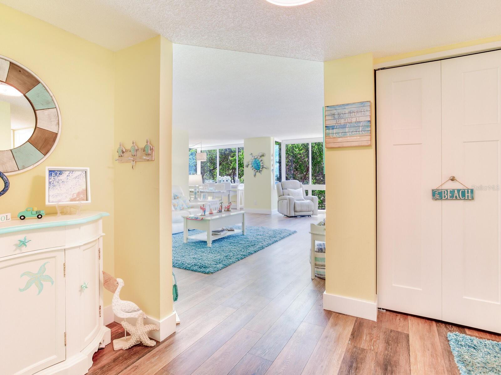 Image 11 of 87 For 660 Island Way 306