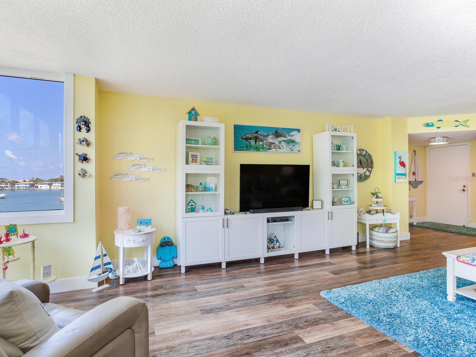 Image 13 of 87 For 660 Island Way 306