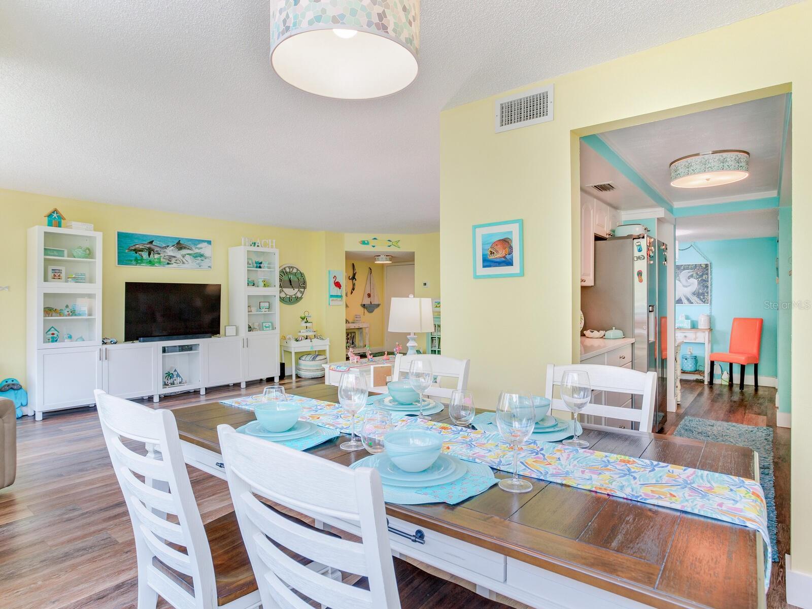 Image 23 of 87 For 660 Island Way 306