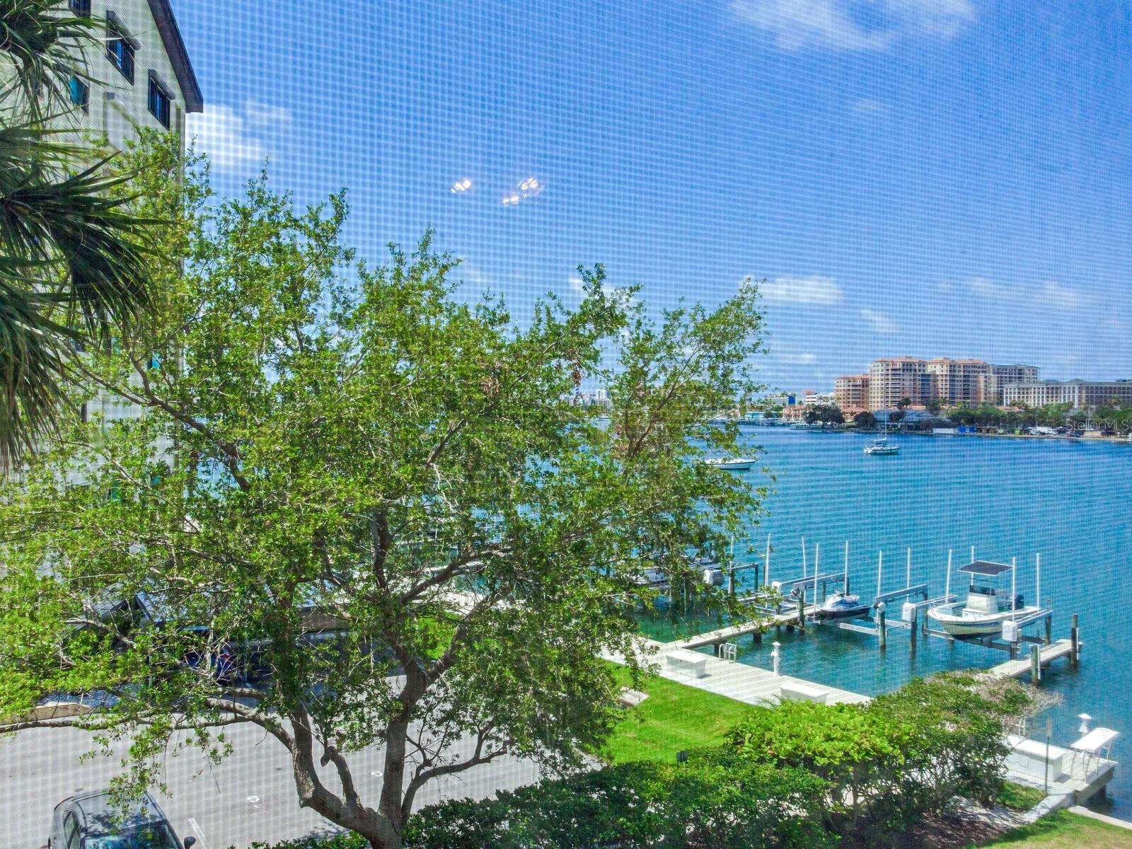 Image 32 of 87 For 660 Island Way 306