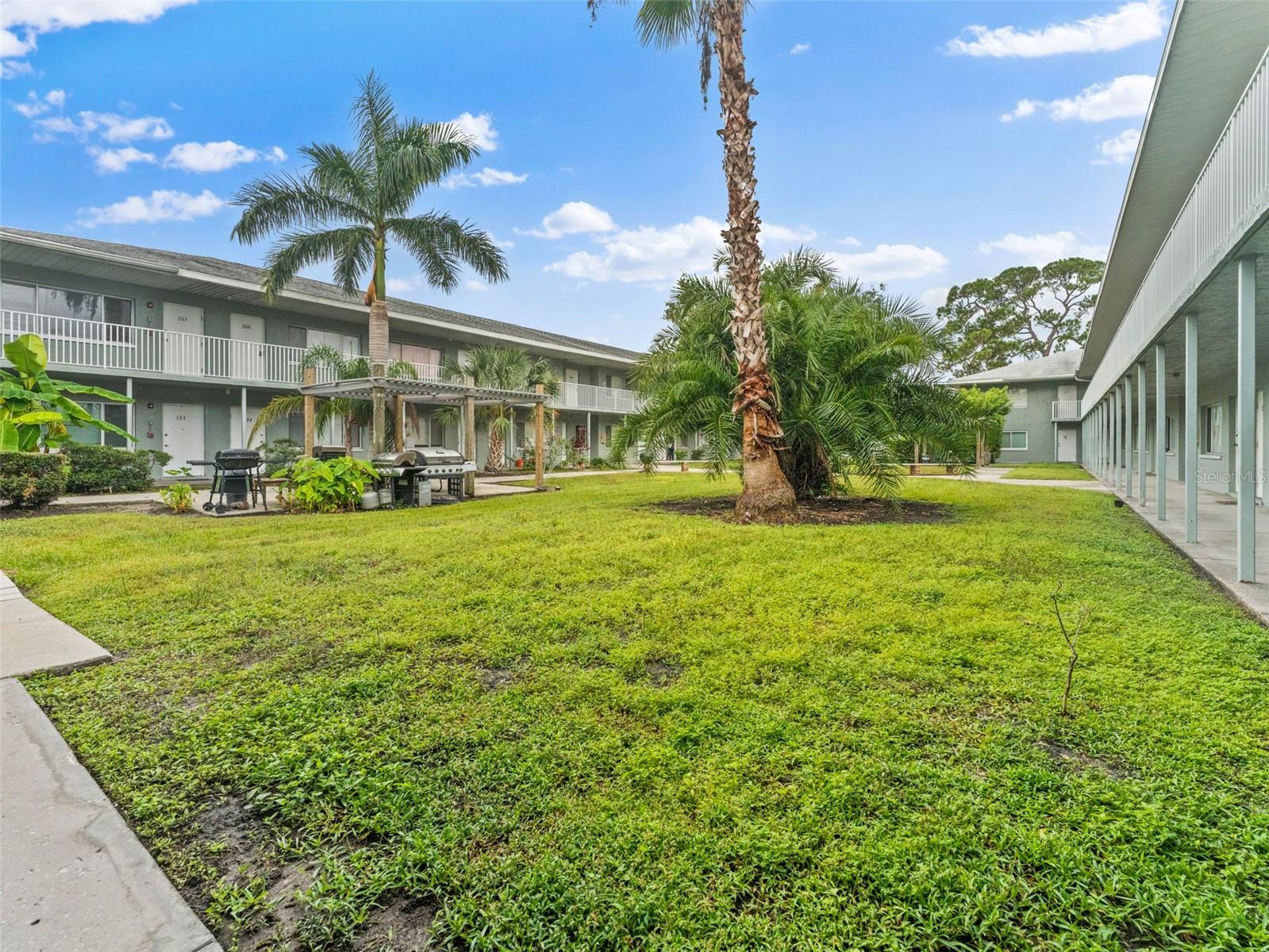 Image 2 of 73 For 335 47th Avenue N