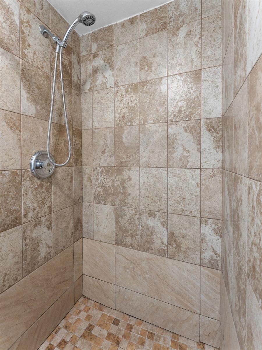 Image 21 of 73 For 335 47th Avenue N