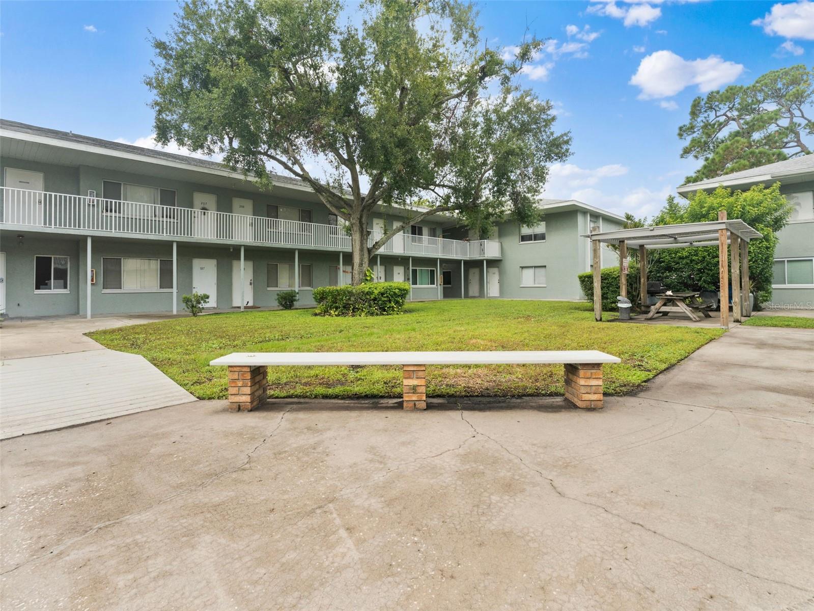 Image 6 of 73 For 335 47th Avenue N