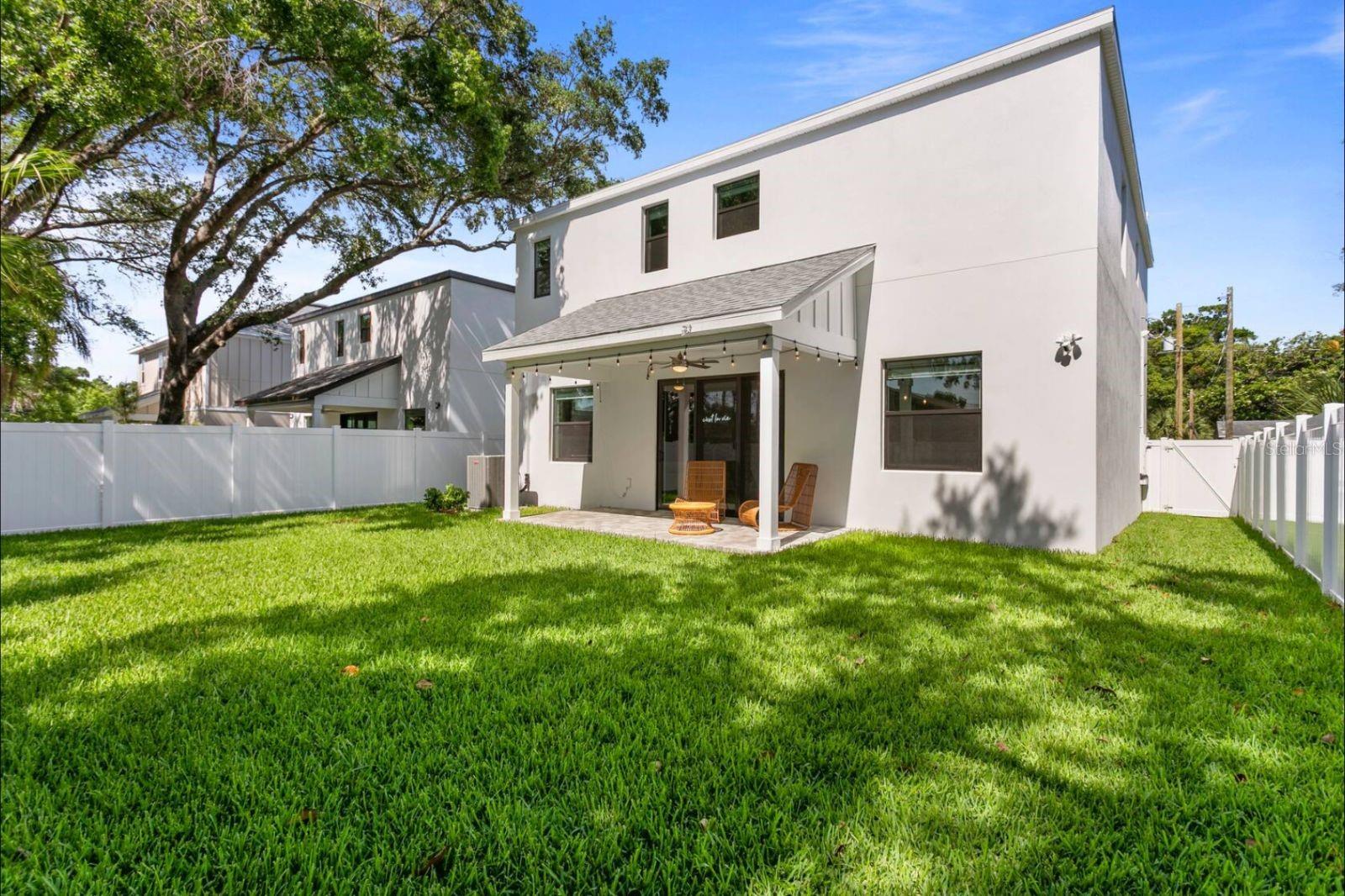 Image 3 of 33 For 914 Newport Avenue