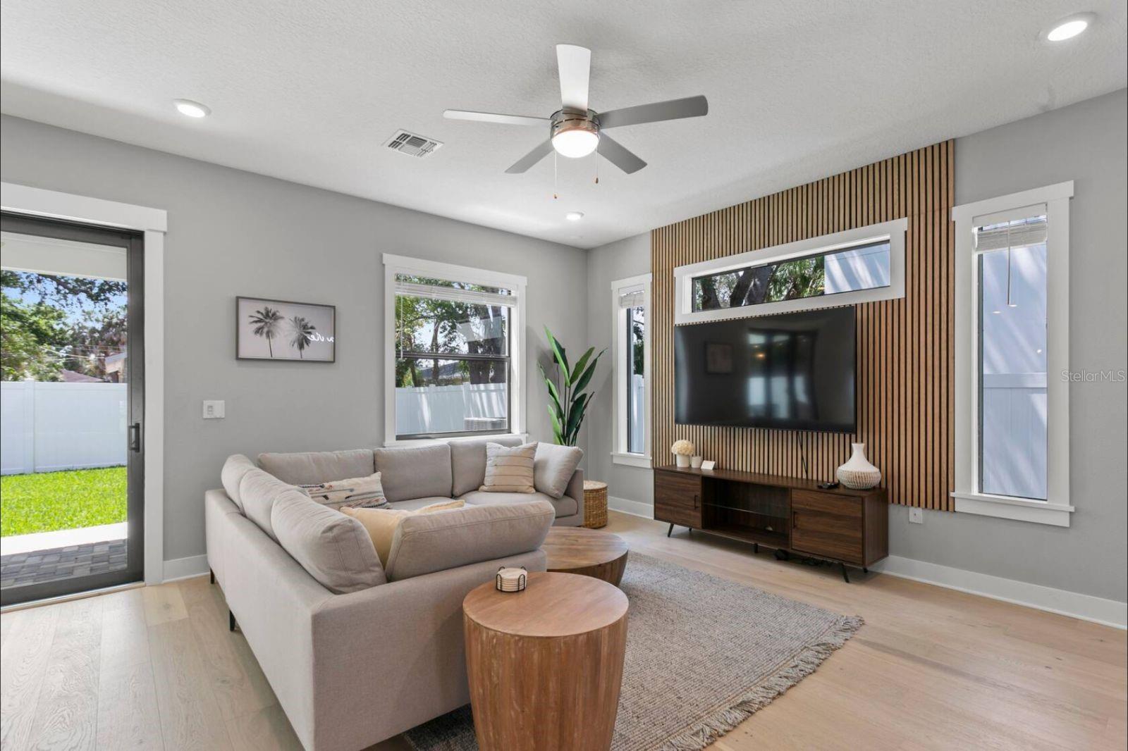 Image 5 of 33 For 914 Newport Avenue