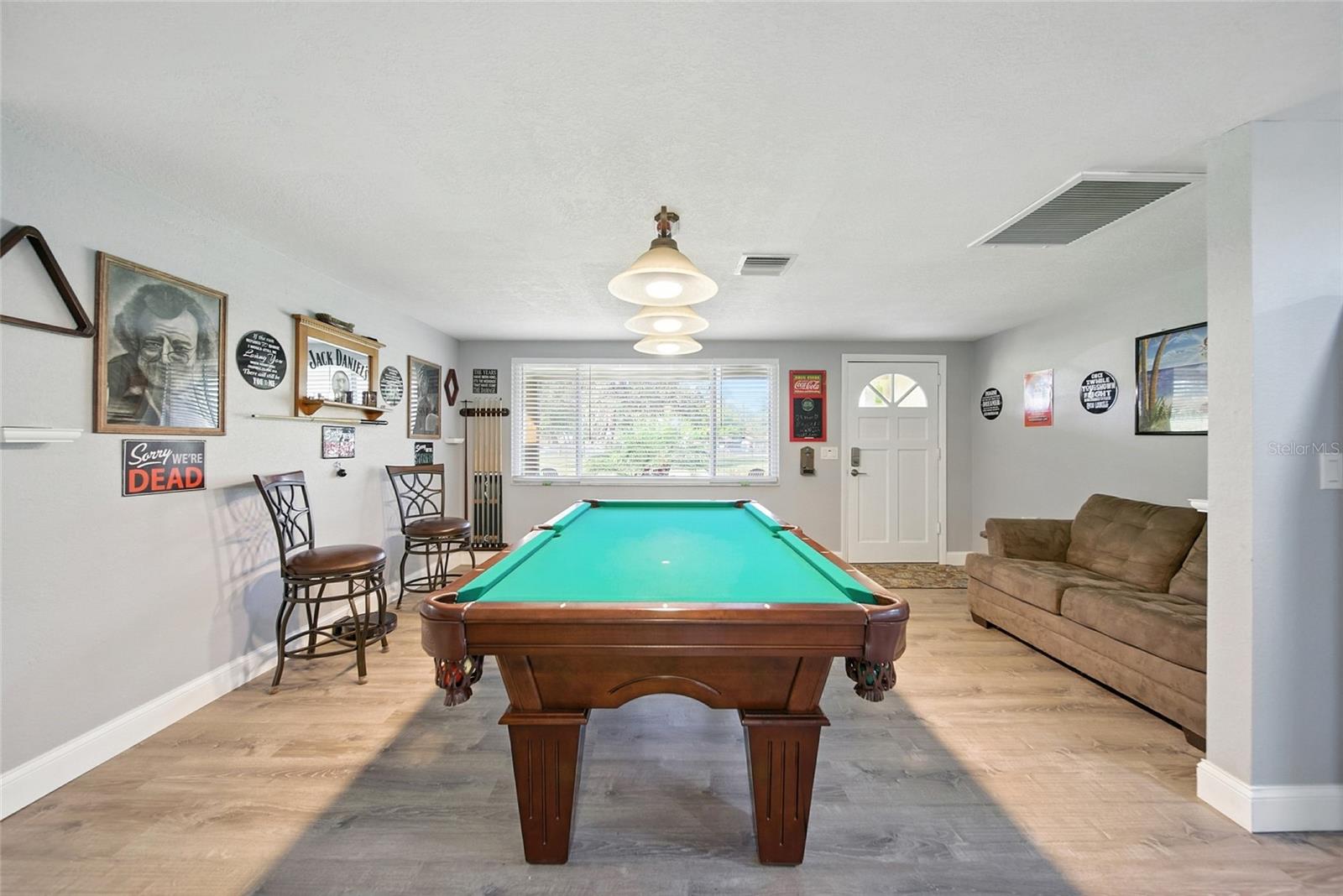 Listing photo id 11 for 8248 Tanglewood Drive