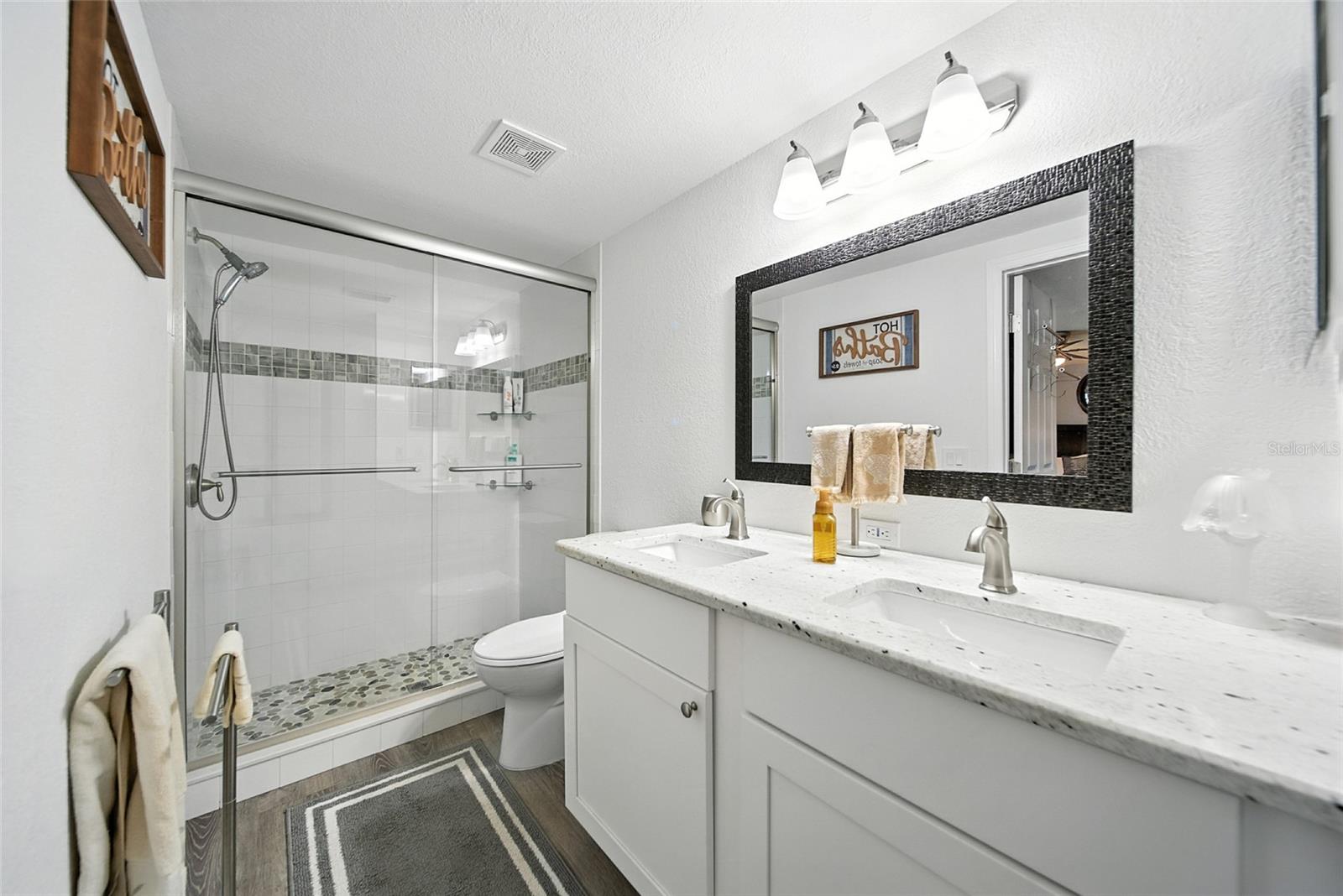 Listing photo id 14 for 8248 Tanglewood Drive