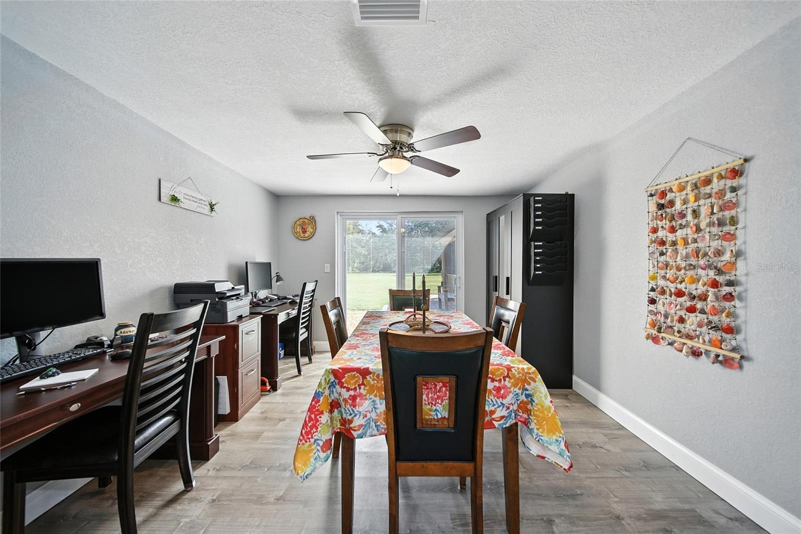 Listing photo id 20 for 8248 Tanglewood Drive