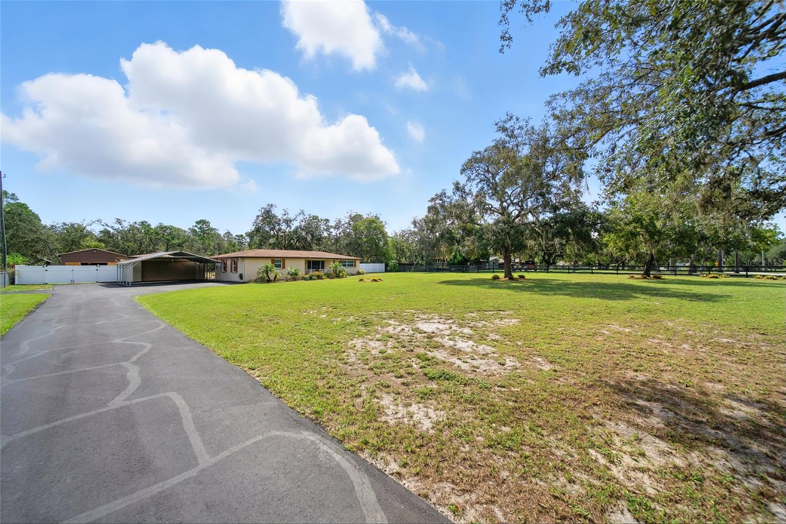 Listing photo id 33 for 8248 Tanglewood Drive