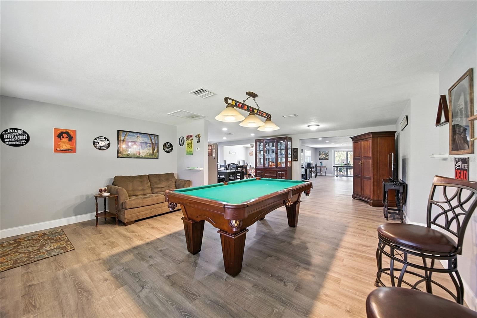 Listing photo id 4 for 8248 Tanglewood Drive