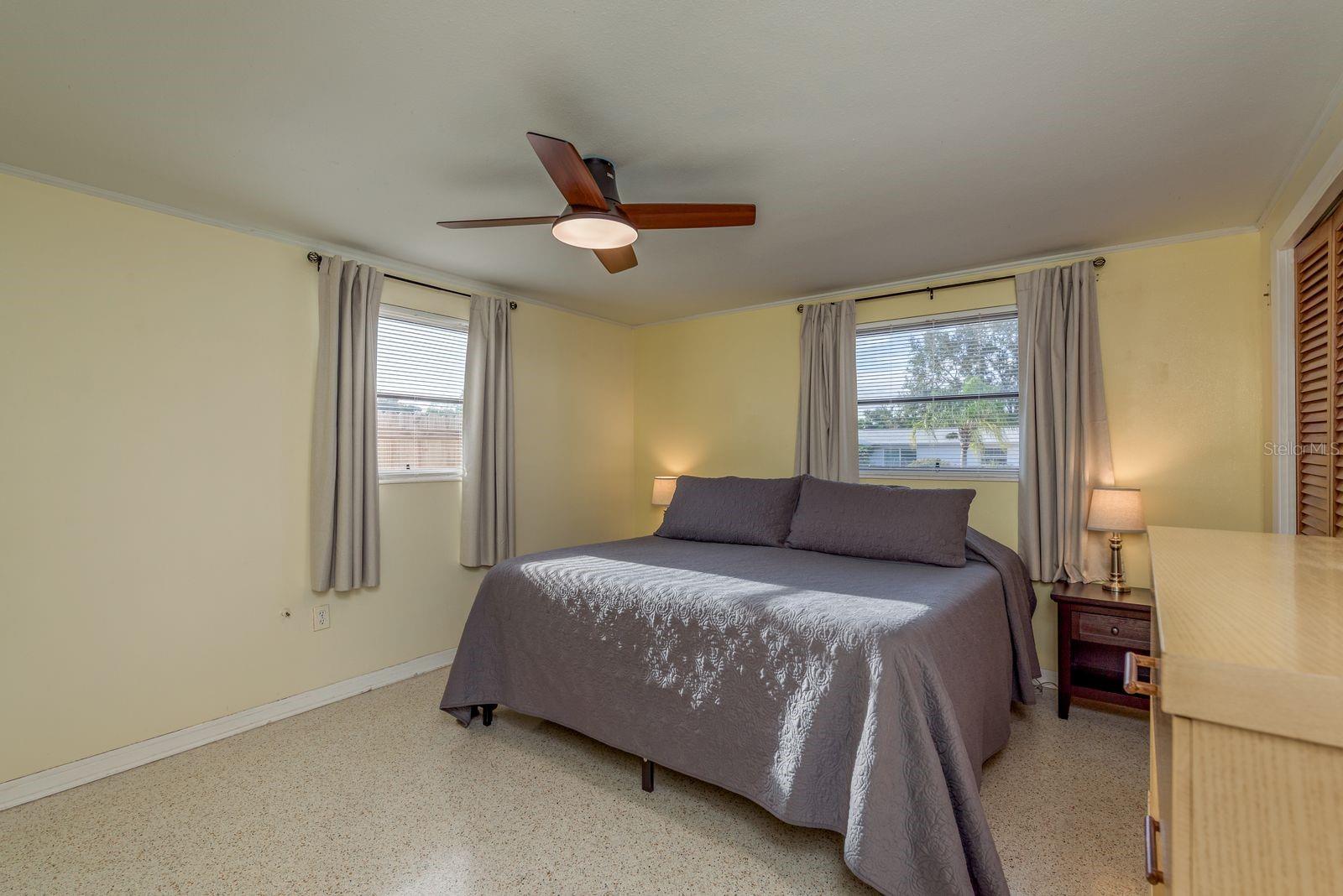 Image 8 of 16 For 4935 Phoenix Avenue
