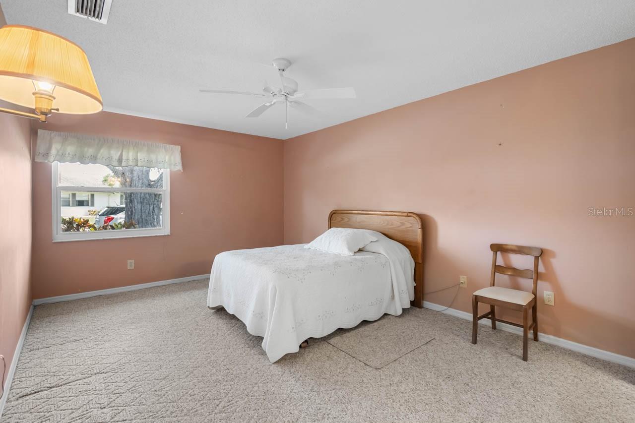 Image 18 of 50 For 2109 Harleston Place 2109