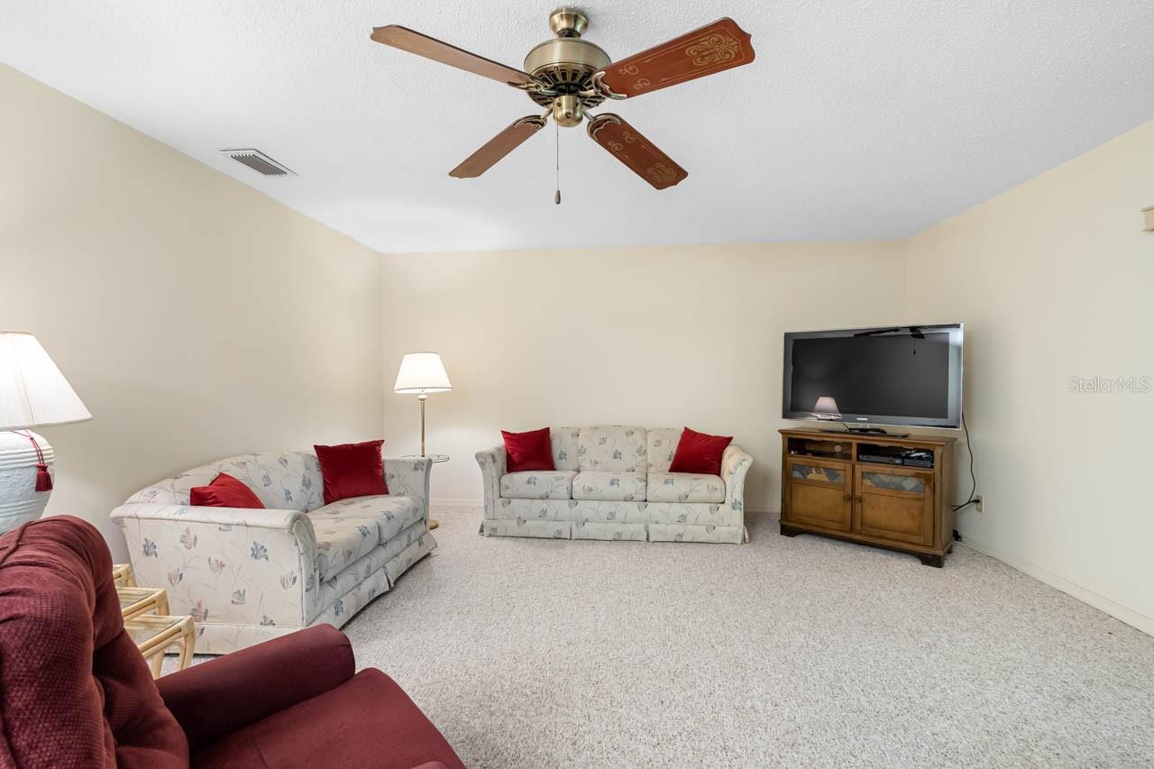Image 9 of 50 For 2109 Harleston Place 2109