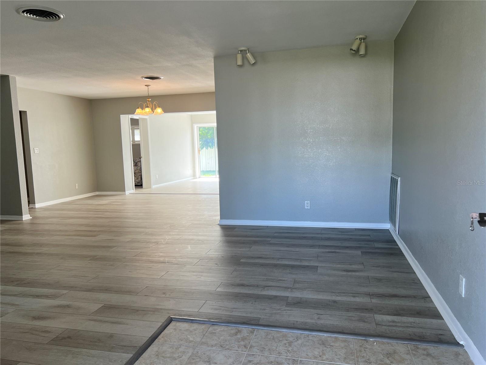 Image 8 of 39 For 4200 49th Avenue S