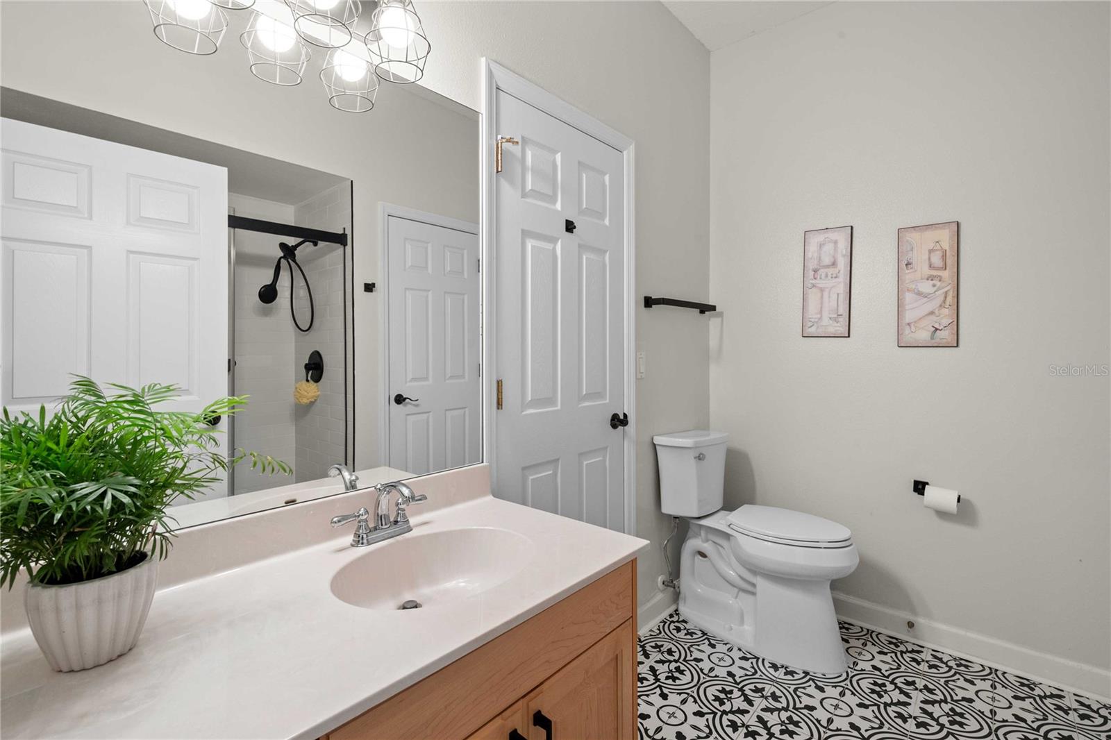 Image 37 of 70 For 13921 Curley Road