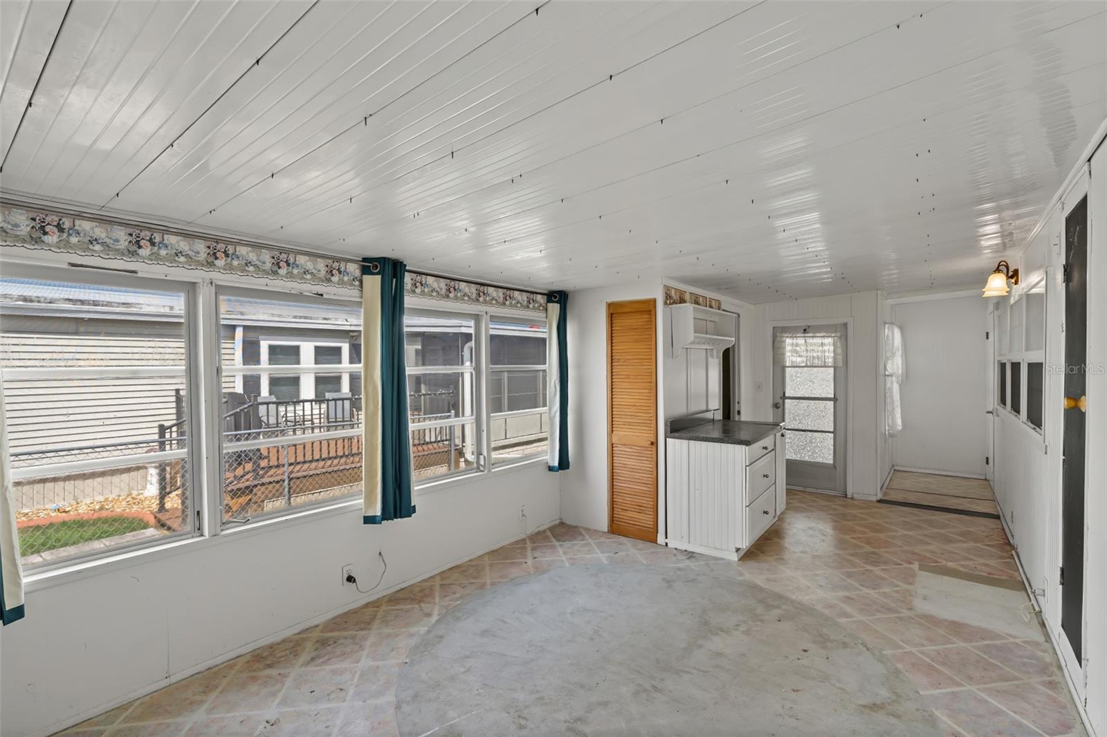 Image 11 of 24 For 12328 George Drive