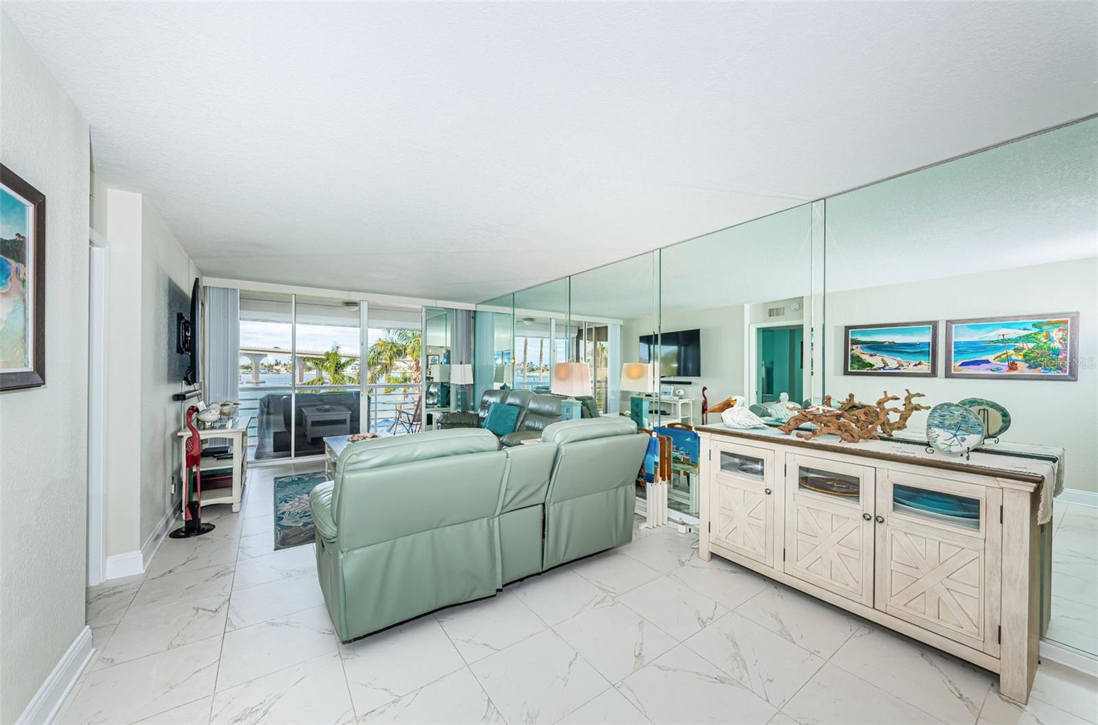 Image 11 of 48 For 5901 Bahia Del Mar Circle 321