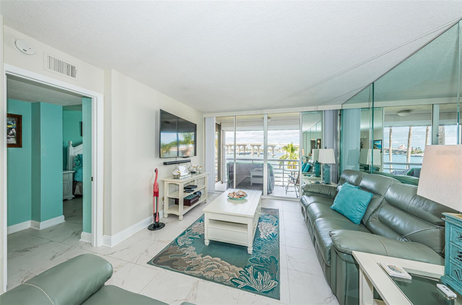Image 15 of 48 For 5901 Bahia Del Mar Circle 321