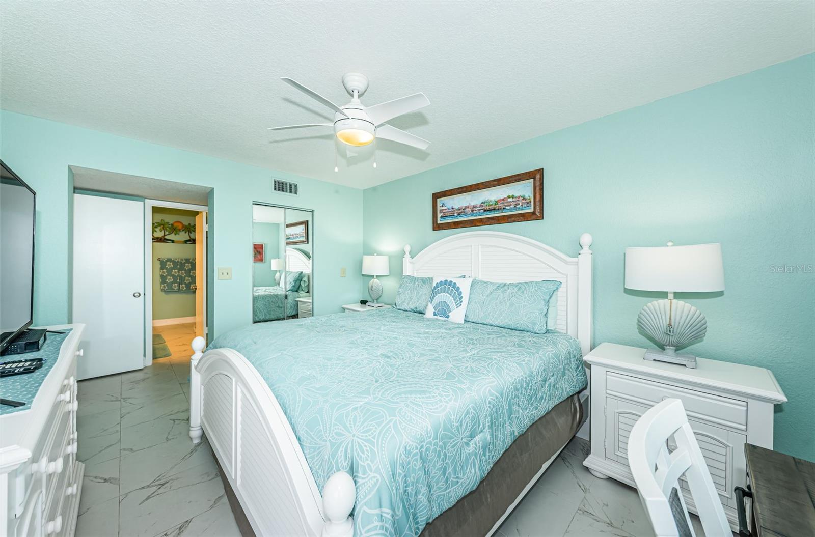 Image 18 of 48 For 5901 Bahia Del Mar Circle 321