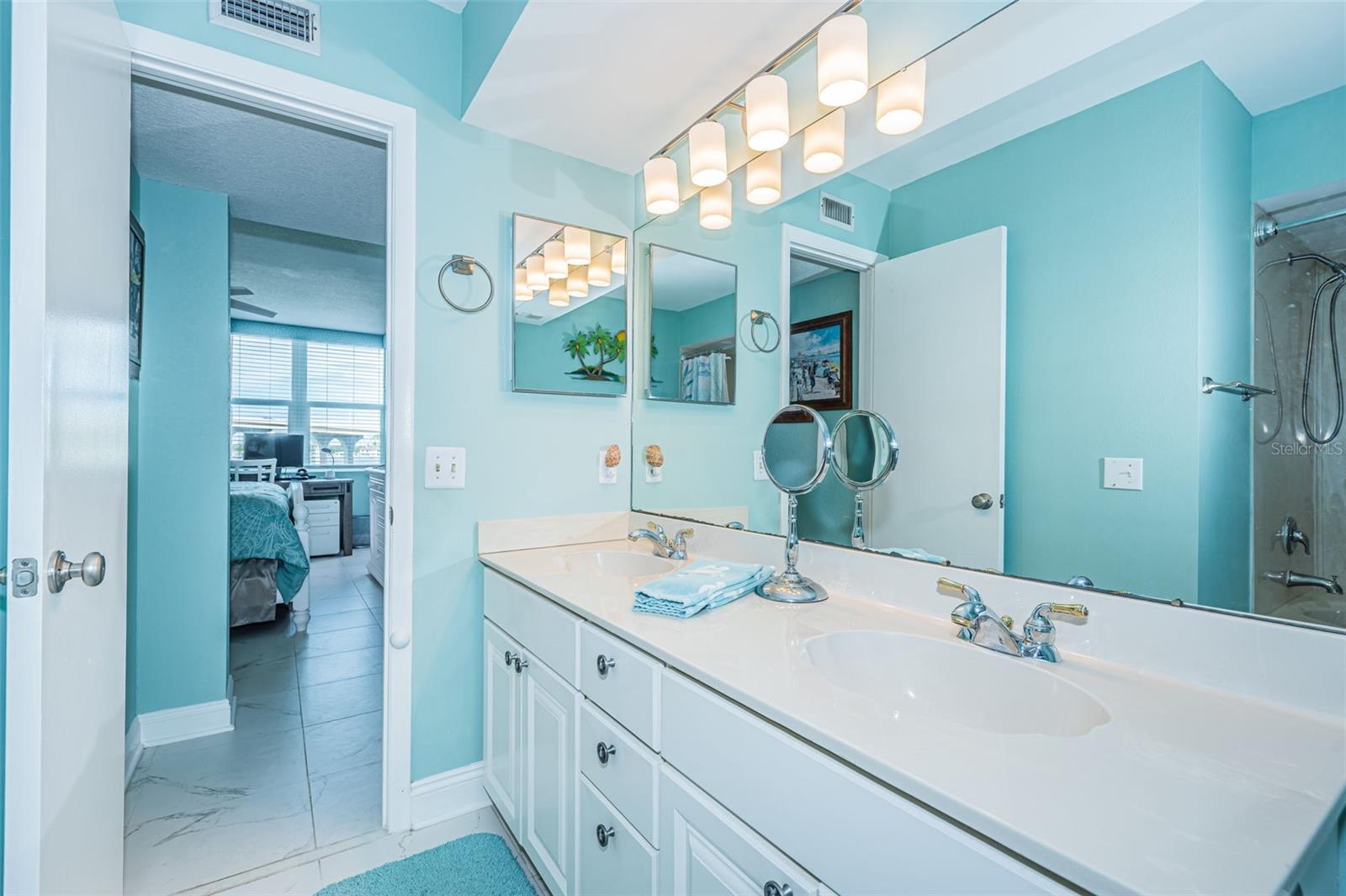 Image 21 of 48 For 5901 Bahia Del Mar Circle 321