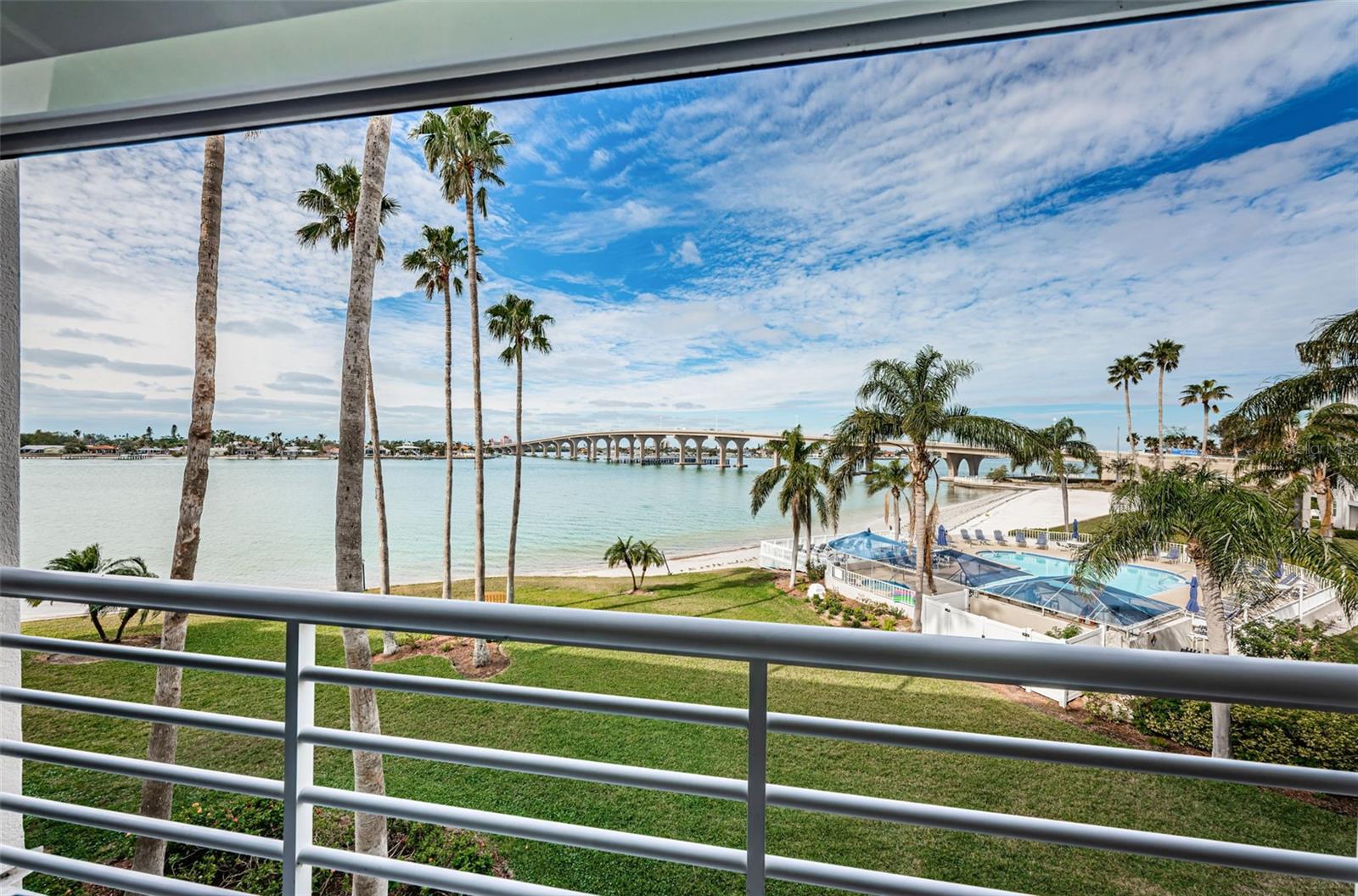 Image 32 of 48 For 5901 Bahia Del Mar Circle 321