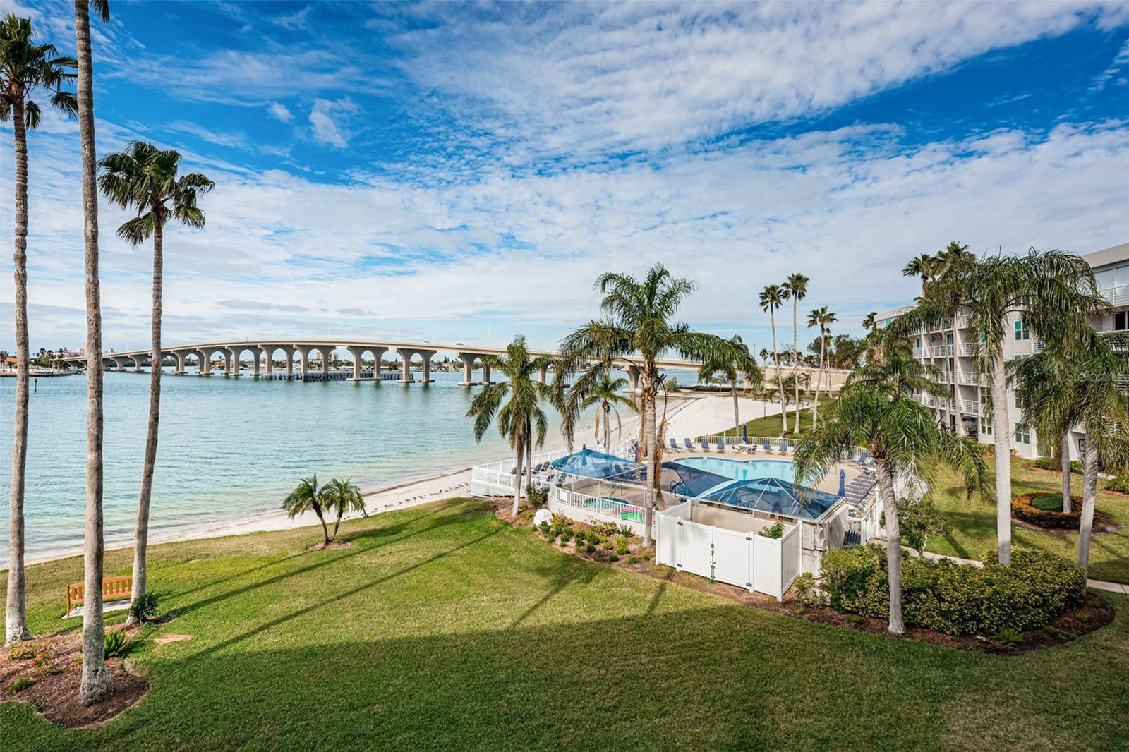 Image 33 of 48 For 5901 Bahia Del Mar Circle 321