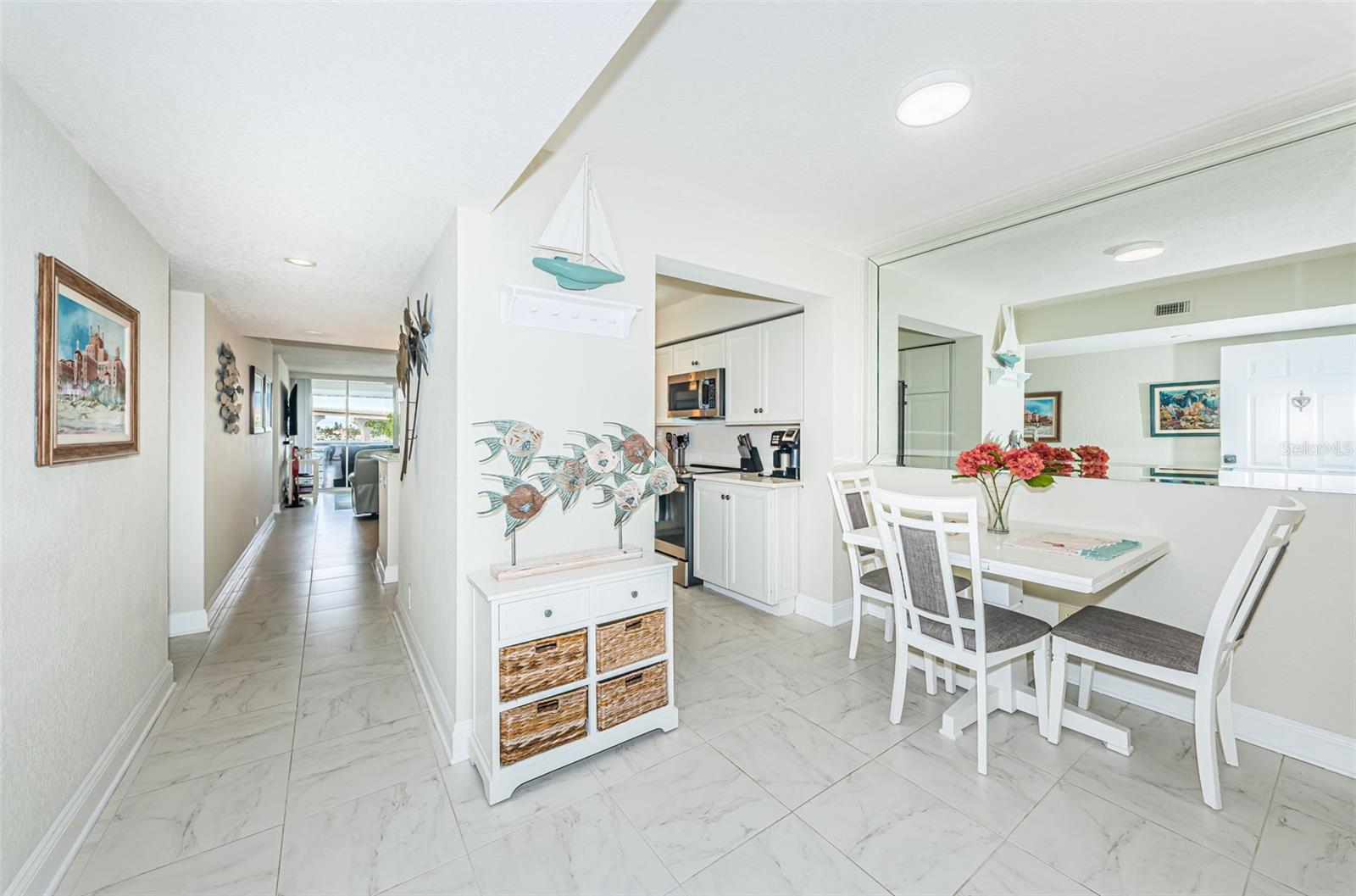 Image 4 of 48 For 5901 Bahia Del Mar Circle 321