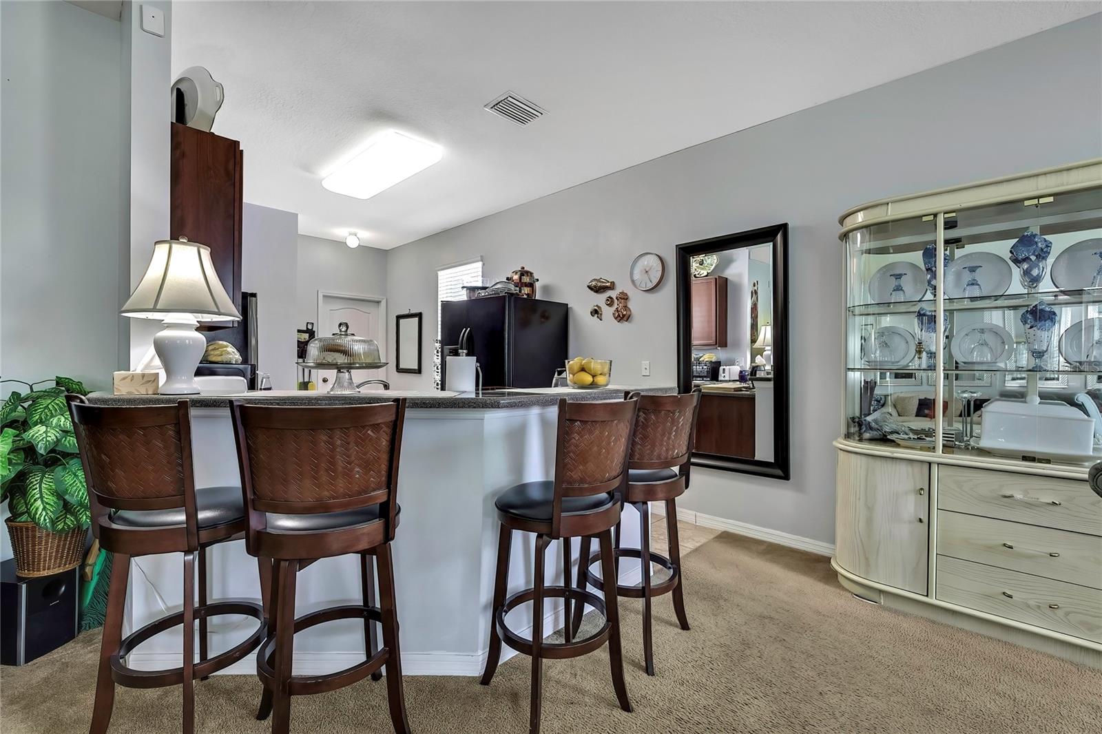Listing photo id 8 for 6405 Twin Bridges Drive
