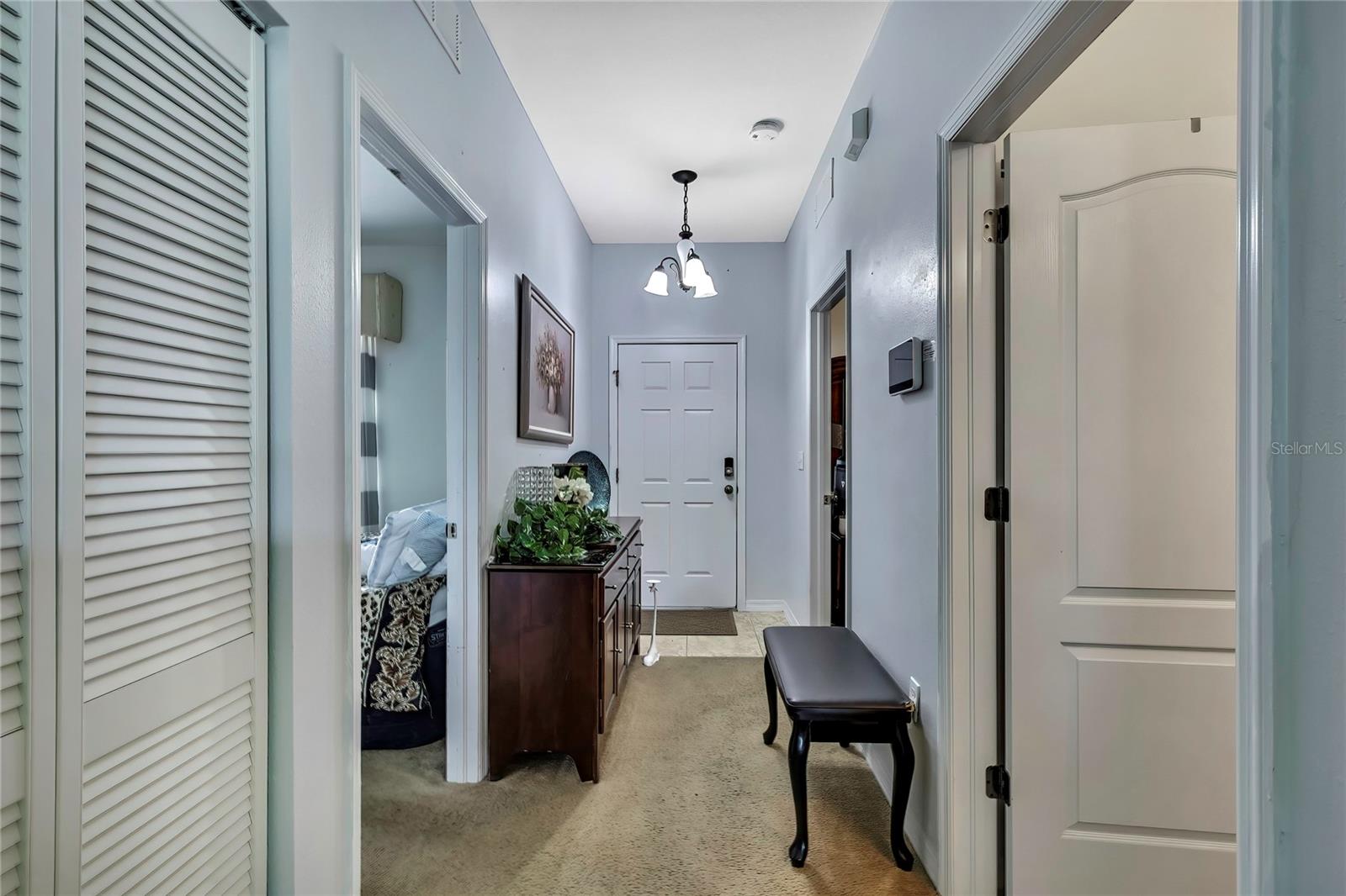 Listing photo id 3 for 6405 Twin Bridges Drive