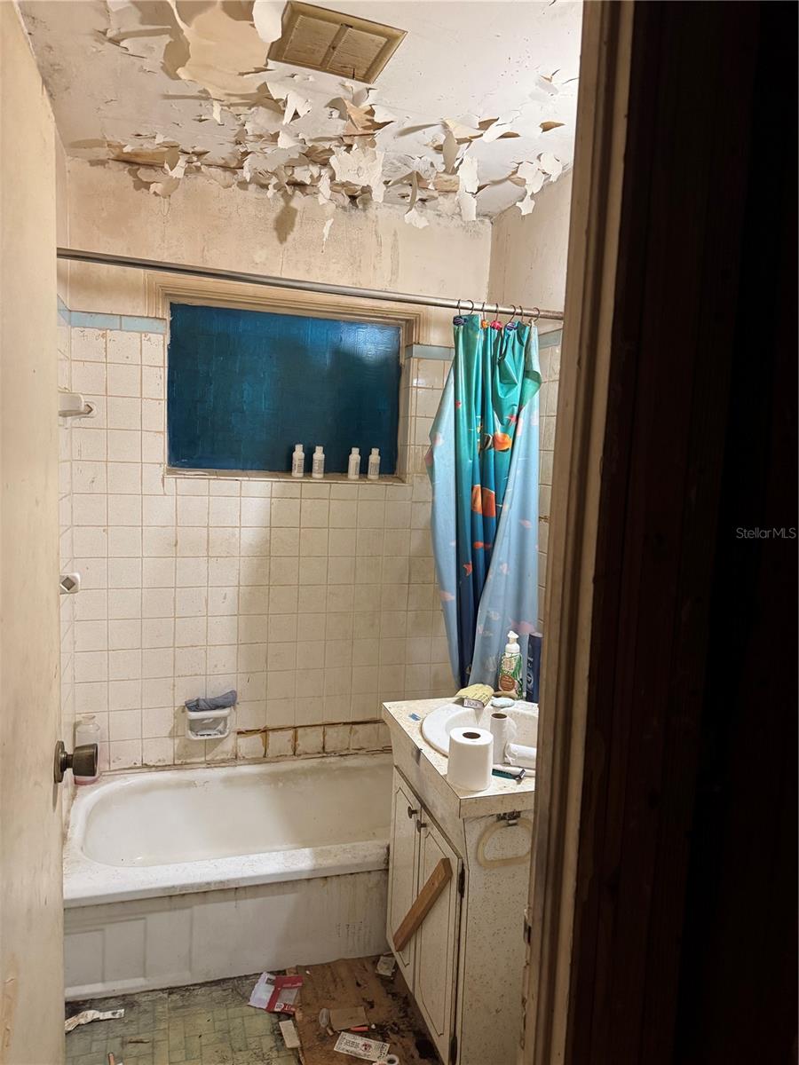 Image 3 of 8 For 3036 20th Street N