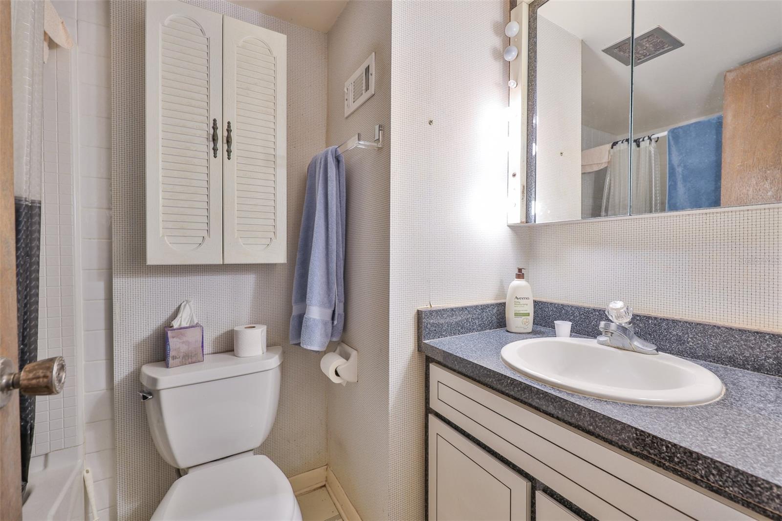 Image 21 of 24 For 4513 La Villa Lane
