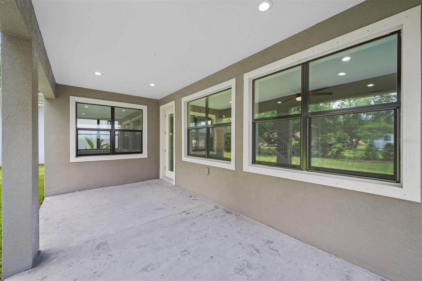 Image 23 of 45 For 14808 Lake Magdalene Circle