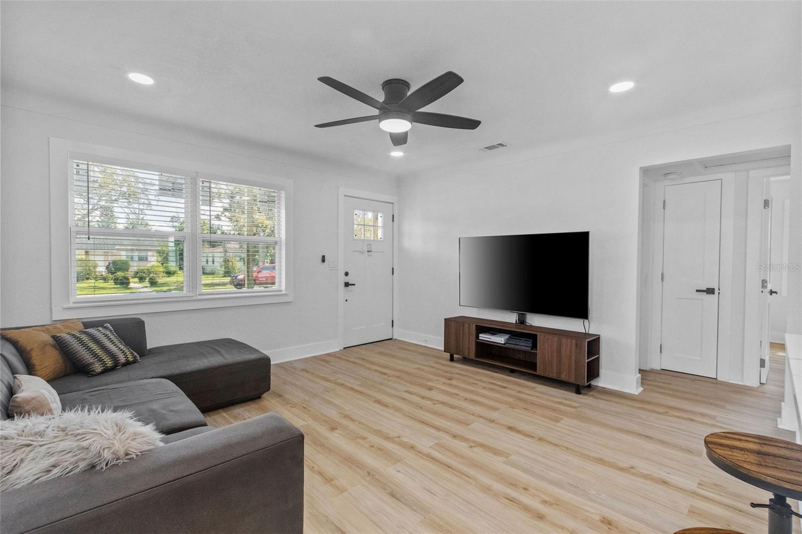 Image 6 of 26 For 1701 41st Street S