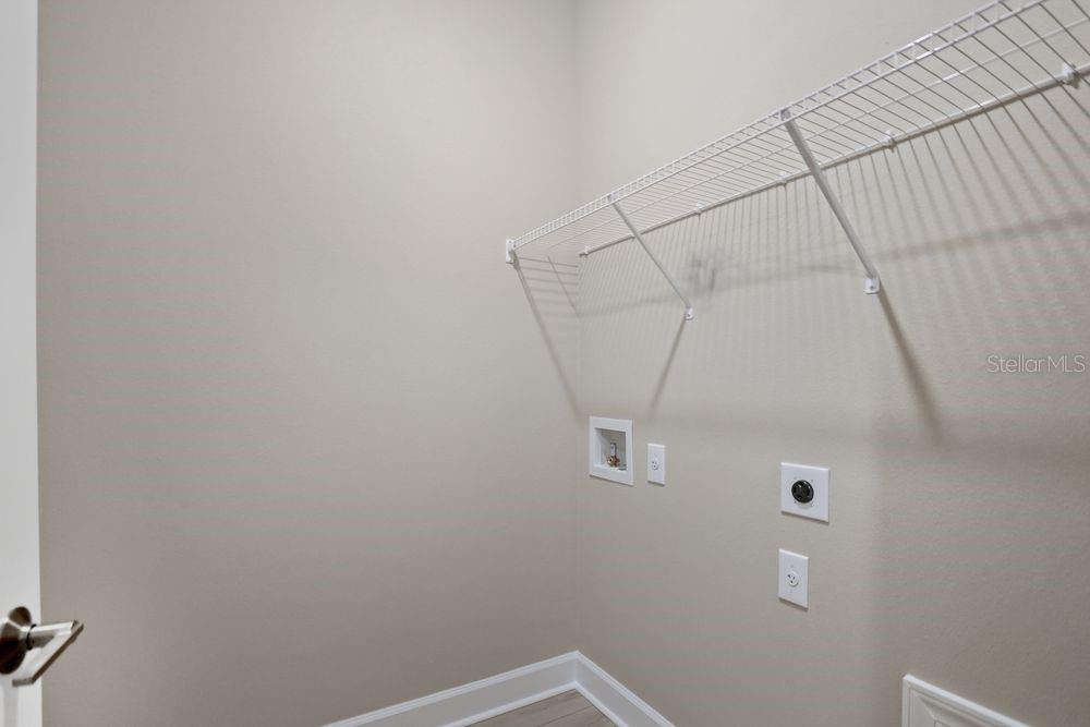 Image 23 of 53 For 7727 Caspian Street