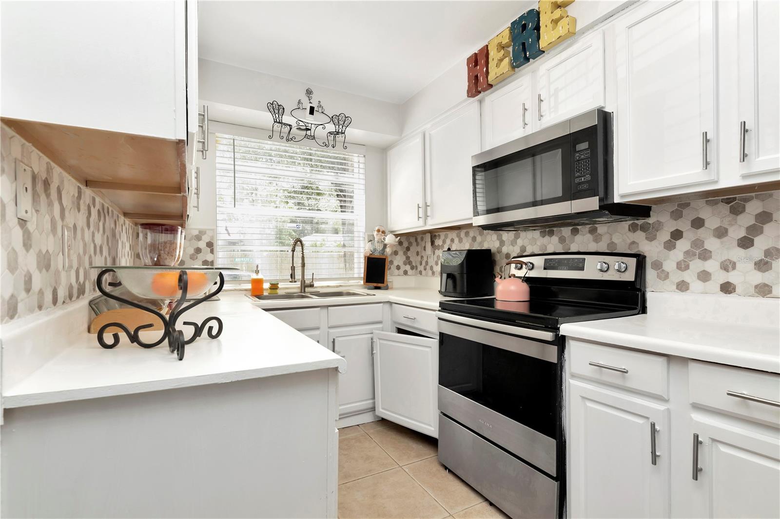Image 9 of 25 For 7543 Abonado Road