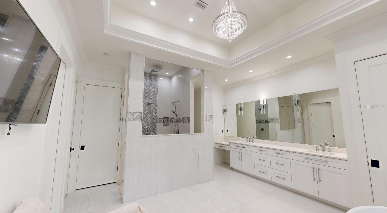 Listing photo id 11 for 8241 Cass Road