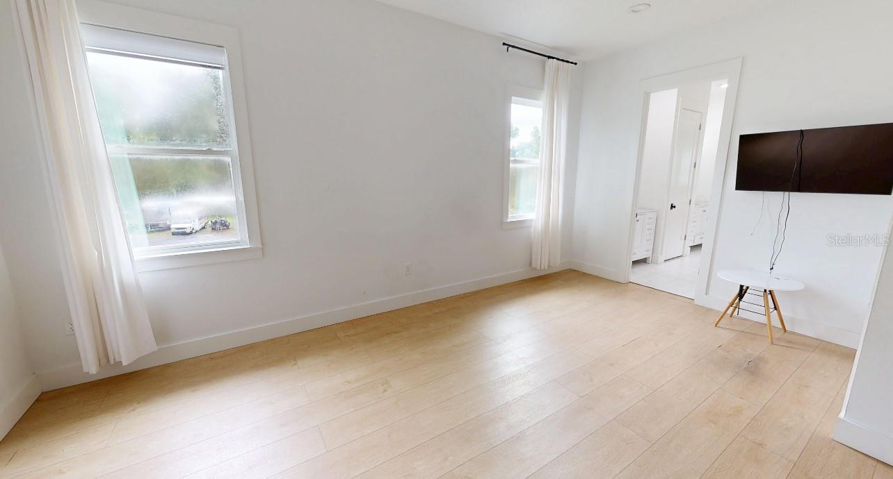 Listing photo id 15 for 8241 Cass Road