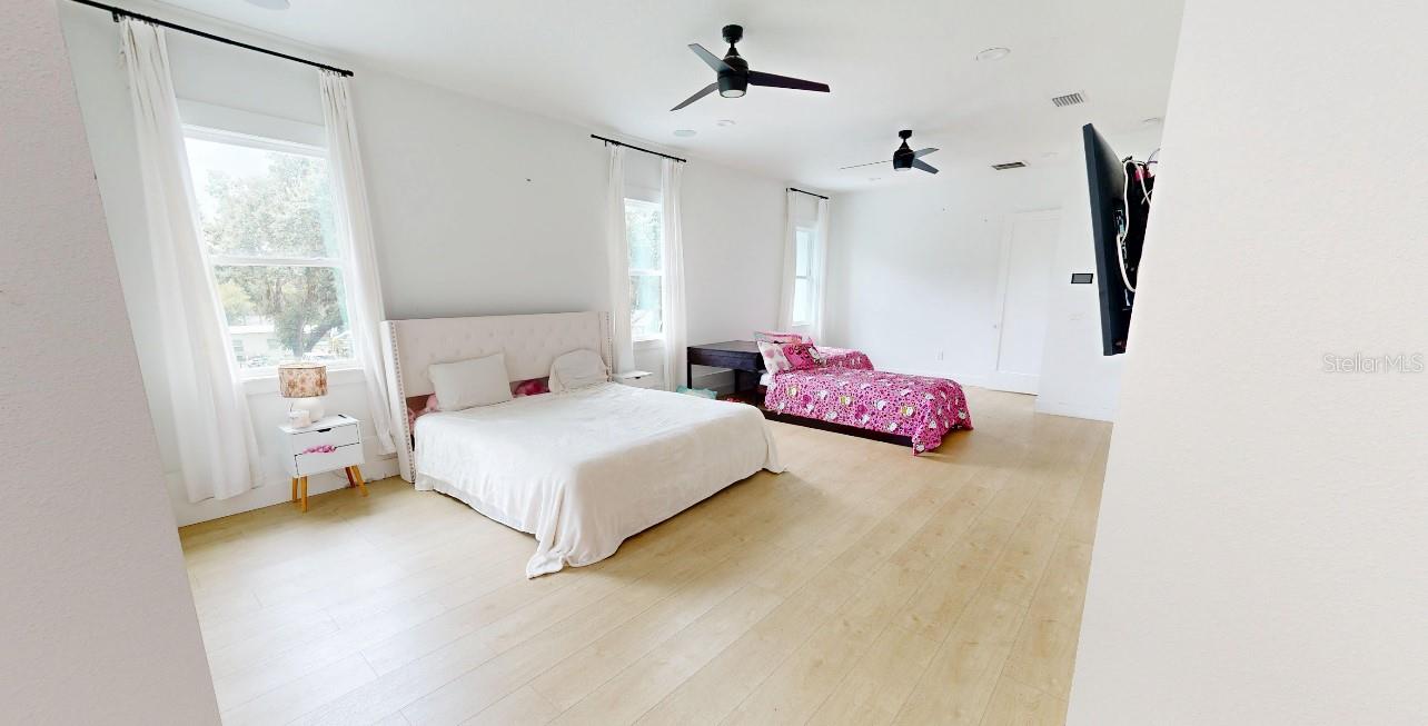Listing photo id 16 for 8241 Cass Road