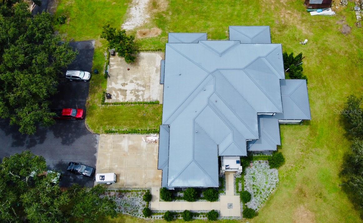 Listing photo id 0 for 8241 Cass Road