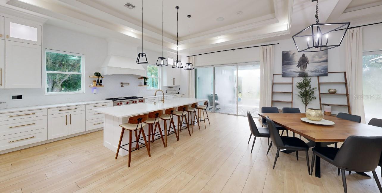 Listing photo id 5 for 8241 Cass Road