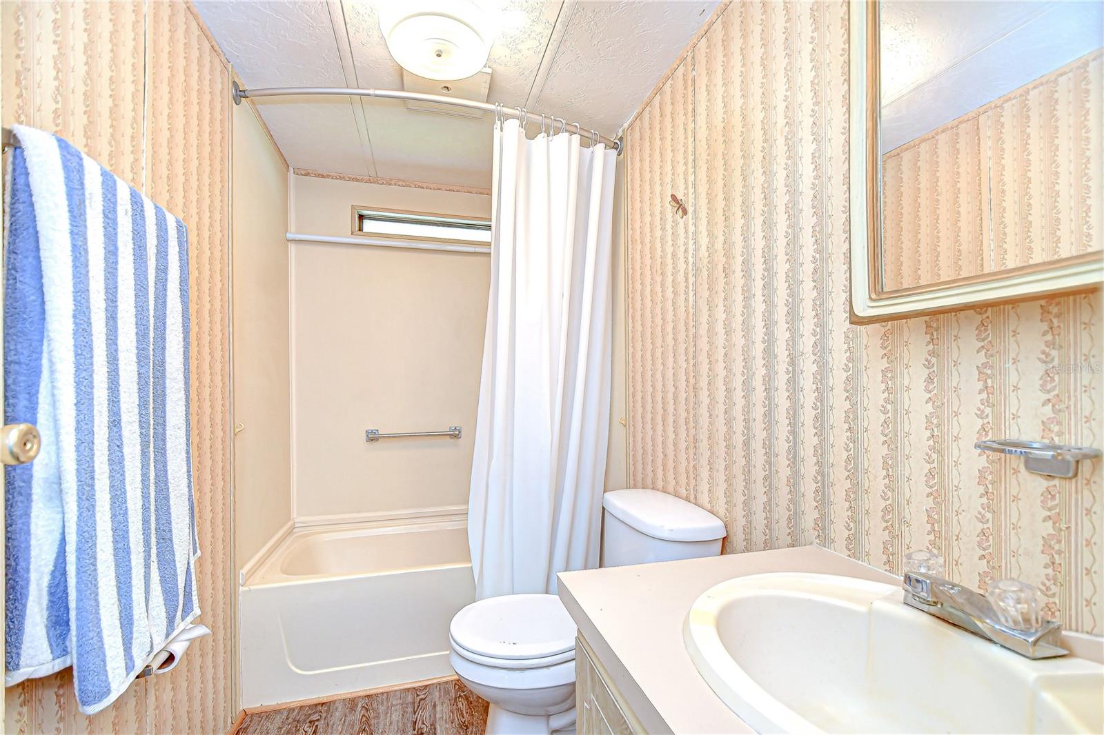 Image 17 of 41 For 3931 Chris Drive