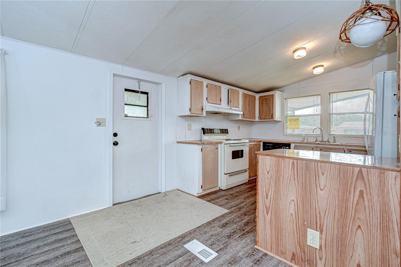 Image 4 of 41 For 3931 Chris Drive