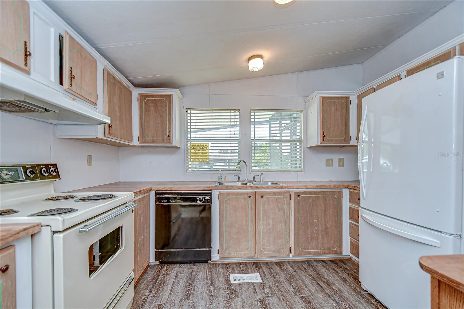 Image 6 of 41 For 3931 Chris Drive