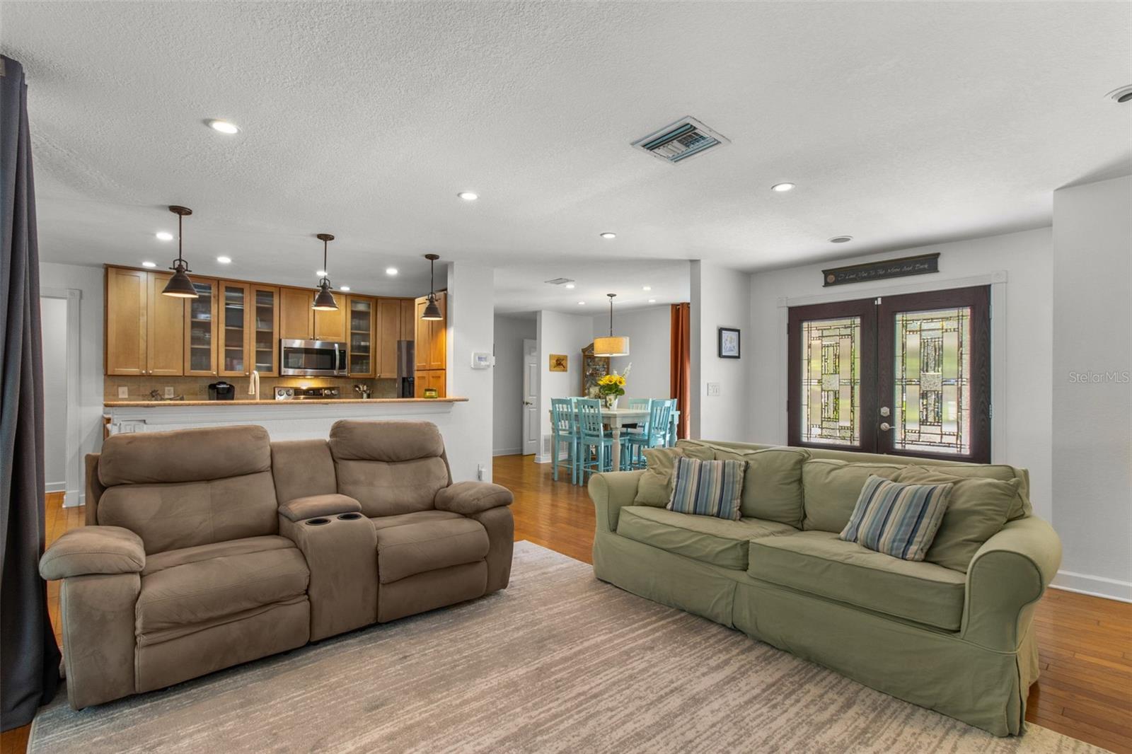 Image 11 of 57 For 20 Pinewood Circle