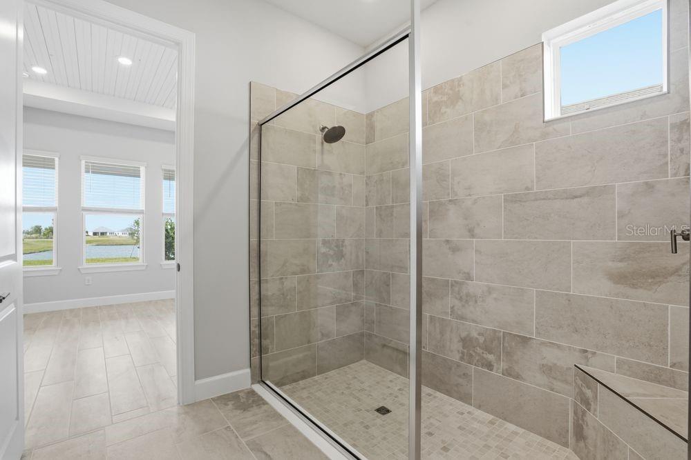 Image 21 of 58 For 13705 Iona Avenue