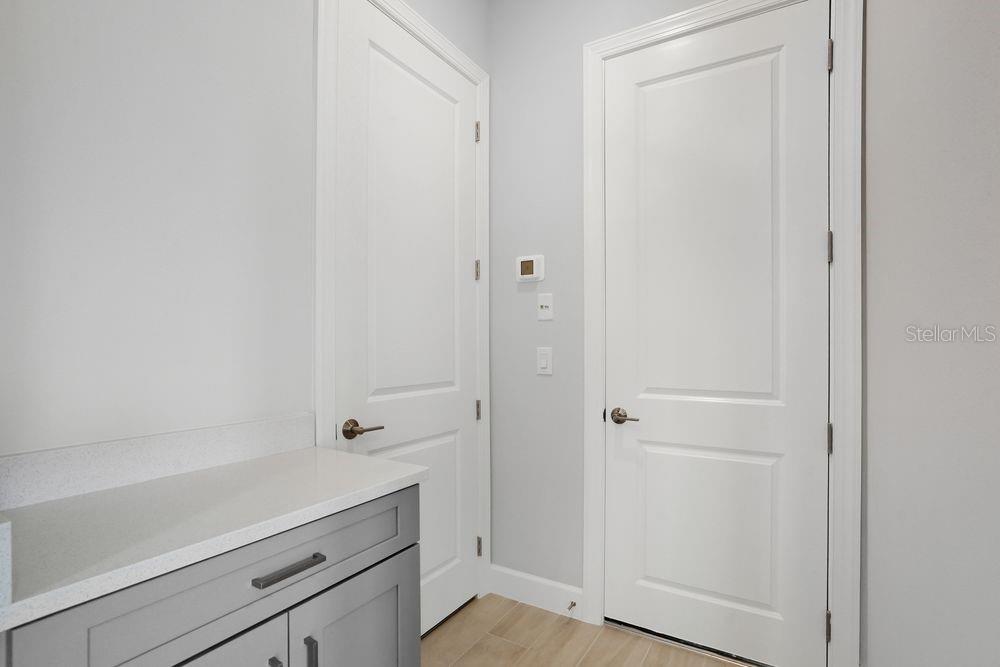 Image 28 of 58 For 13705 Iona Avenue