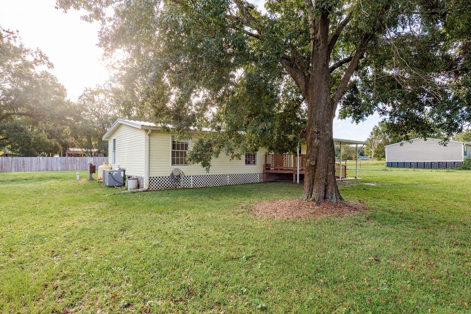 Listing photo id 1 for 6416 Candlewood Drive