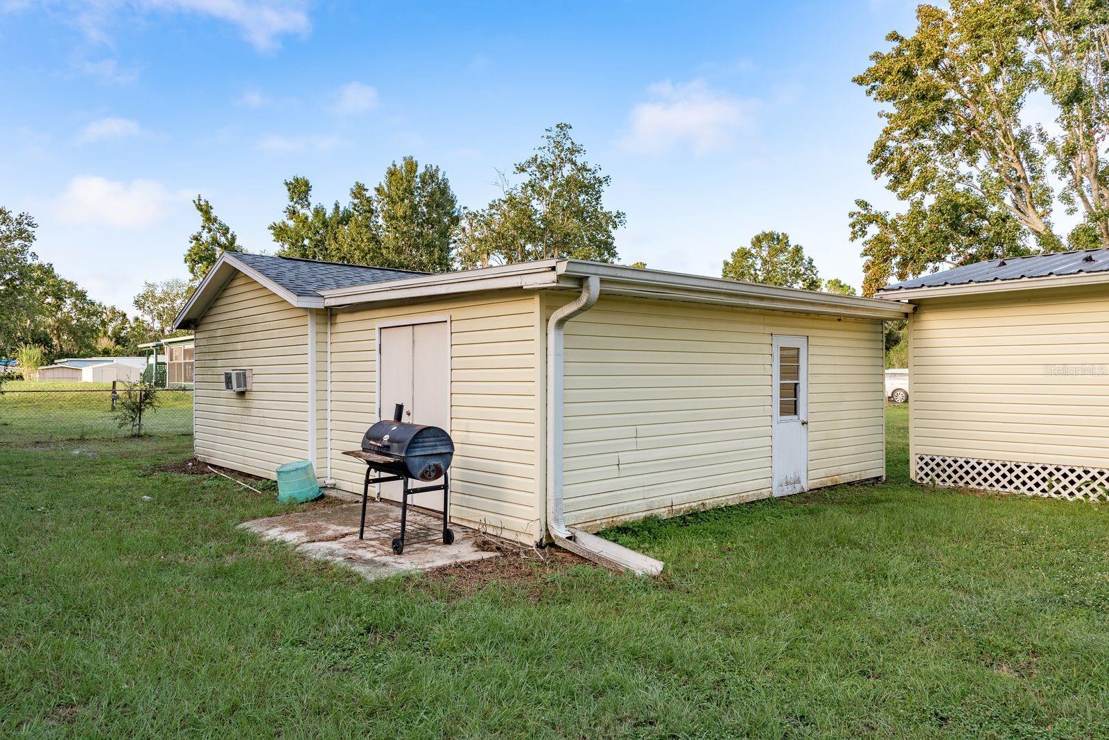 Listing photo id 29 for 6416 Candlewood Drive